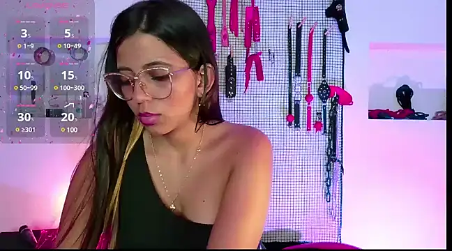 Snapshot of Megaan_Greey chatting on 12-19-24, 03:41 Megaan Greey online show from 12-19-24, 03:41