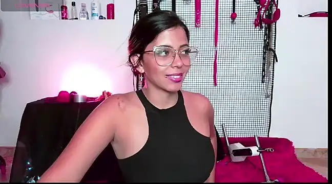 Snapshot of Megaan_Greey chatting on 01-09-25, 08:33 Megaan Greey online show from 01-09-25, 08:33