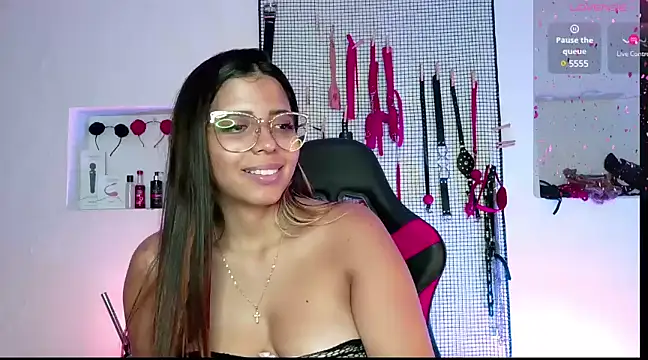 Snapshot of Megaan_Greey chatting on 01-13-25, 02:39 Megaan Greey online show from 01-13-25, 02:39