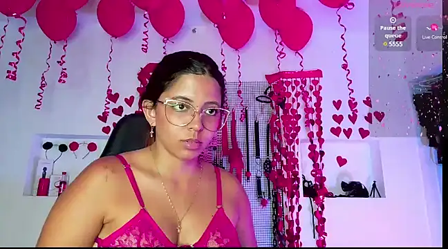 Snapshot of Megaan_Greey chatting on 02-14-25, 10:36 Megaan Greey online show from 02-14-25, 10:36