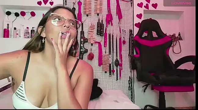 Snapshot of Megaan_Greey chatting on 03-04-25, 10:05 Megaan Greey online show from 03-04-25, 10:05