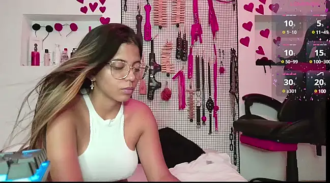 Snapshot of Megaan_Greey chatting on 03-06-25, 01:37 Megaan Greey online show from 03-06-25, 01:37