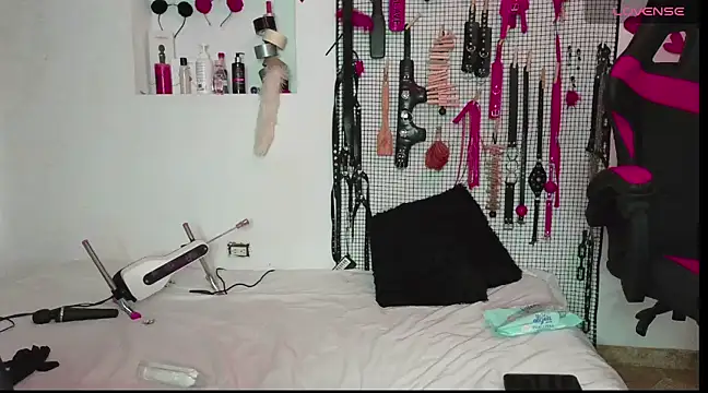 Snapshot of Megaan_Greey chatting on 03-07-25, 09:27 Megaan Greey online show from 03-07-25, 09:27