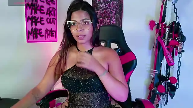 Snapshot of Megaan_Greey chatting on 10-25-25, 11:54 Megaan Greey online show from 10-25-25, 11:54