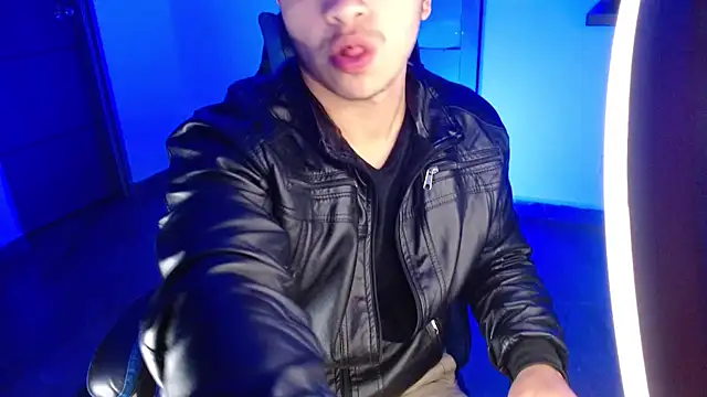 Snapshot of SexyBoy-Bigclit chatting on 06-05-26, 02:07 SexyBoy-Bigclit online show from 06-05-26, 02:07