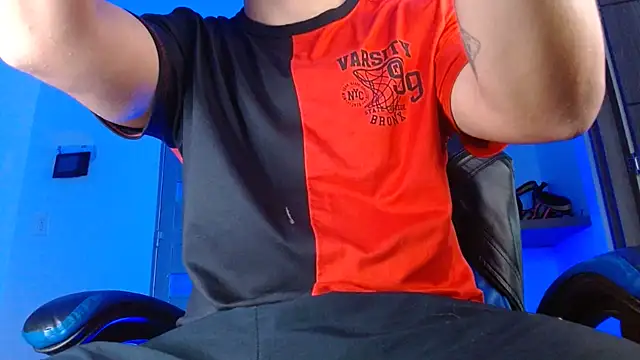 Snapshot of SexyBoy-Bigclit chatting on 06-09-26, 09:26 SexyBoy-Bigclit online show from 06-09-26, 09:26