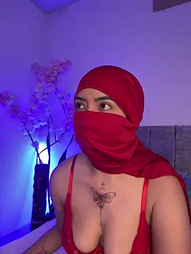 Snapshot of Sweet_hot_mia chatting on 05-03-26, 01:50 Sweet hot mia online show from 05-03-26, 01:50