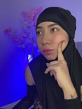 Snapshot of Sweet_hot_mia chatting on 05-05-26, 02:47 Sweet hot mia online show from 05-05-26, 02:47