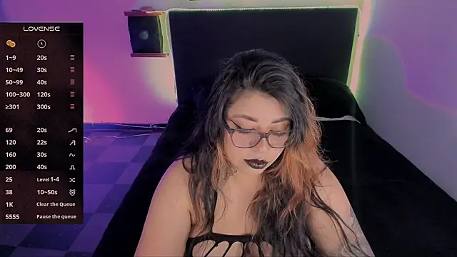 devilfoxtwo online show from 12-06-24, 02:57