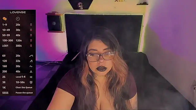 devilfoxtwo online show from 12-07-24, 03:47