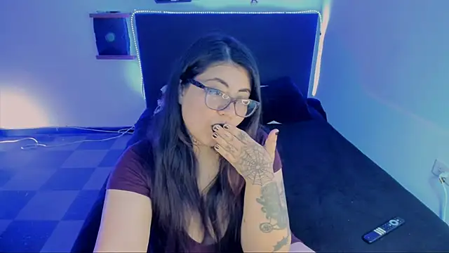 devilfoxtwo online show from 02-12-25, 01:37