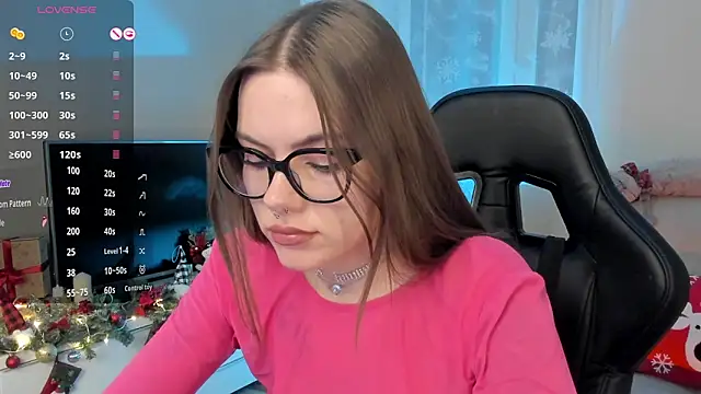 Snapshot of Marta_May_ chatting on 01-11-25, 07:16 Marta May online show from 01-11-25, 07:16
