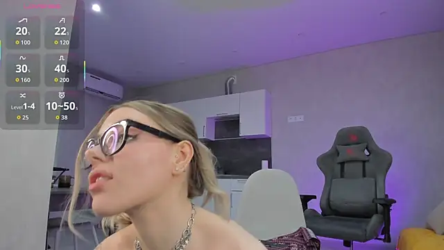 Marta May  online show from 04-01-26, 01:41