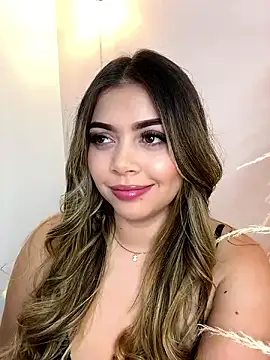 thaliafox  online show from 12-02-24, 08:11