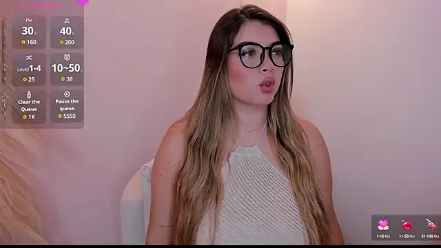 thaliafox  online show from 01-09-25, 11:45