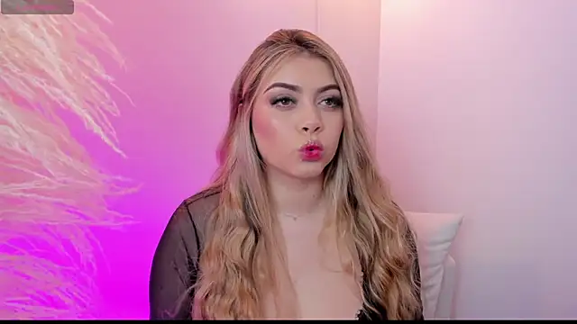 thaliafox  online show from 02-19-25, 09:36