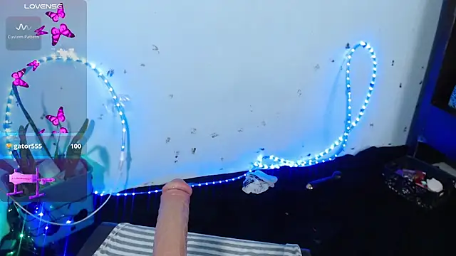 Snapshot of April_sexycurvi chatting on 03-18-25, 07:19 April sexycurvi online show from 03-18-25, 07:19