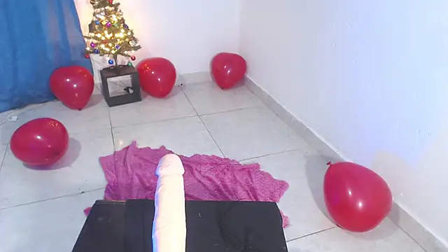 Snapshot of April_sexycurvi chatting on 12-15-25, 08:18 April sexycurvi online show from 12-15-25, 08:18