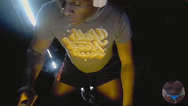 Snapshot of Pressure69mee chatting on 02-22-25, 01:13 Pressure69mee online show from 02-22-25, 01:13