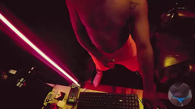 Snapshot of Pressure69mee chatting on 02-26-25, 01:08 Pressure69mee online show from 02-26-25, 01:08