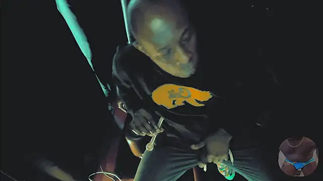 Snapshot of Pressure69mee chatting on 02-28-25, 10:39 Pressure69mee online show from 02-28-25, 10:39