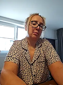 MariaRichi  online show from 03-04-25, 07:19