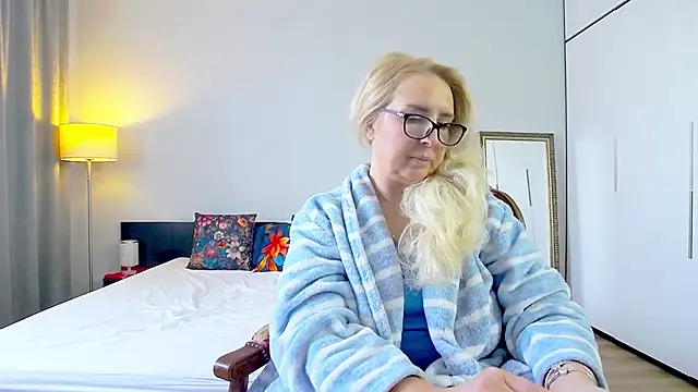 MariaRichi  online show from 03-07-25, 09:18