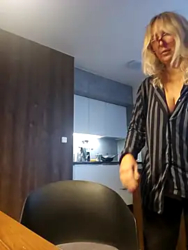 MariaRichi  online show from 11-02-25, 07:33