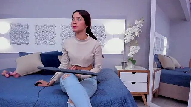 adelaa 11 online show from 03-17-25, 12:57