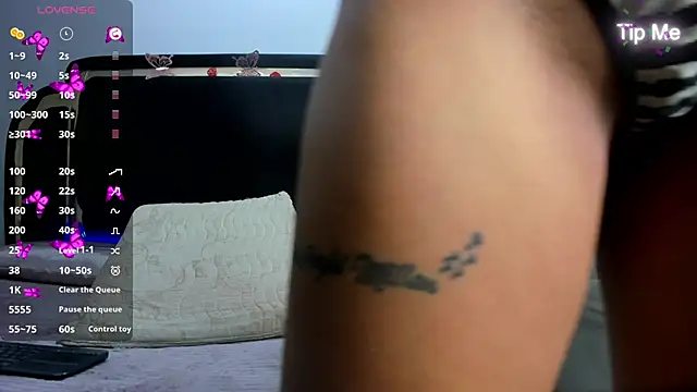 Snapshot of ShainaBonne chatting on 02-21-25, 07:54 ShainaBonne online show from 02-21-25, 07:54
