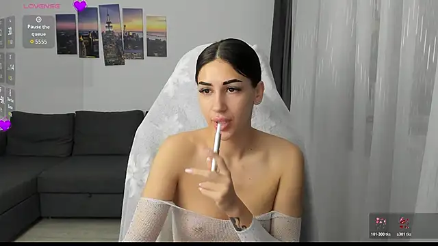 Kimi Ivy online show from 11-30-25, 04:38