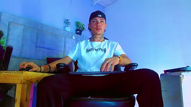 HannibalLester online show from 09-10-25, 04:01