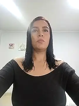 Snapshot of hailey85 chatting on 12-17-25, 11:33 hailey85 online show from 12-17-25, 11:33