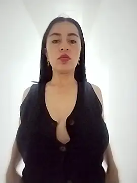 Snapshot of hailey85 chatting on 01-11-26, 05:40 hailey85 online show from 01-11-26, 05:40