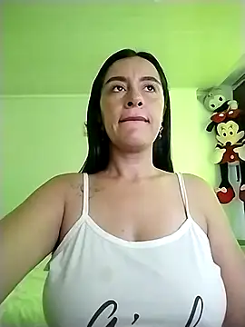 Snapshot of hailey85 chatting on 02-02-26, 08:40 hailey85 online show from 02-02-26, 08:40