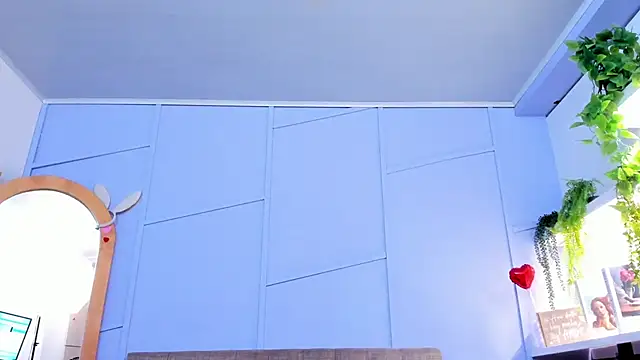 nathalie rossel online show from 11-17-25, 07:52