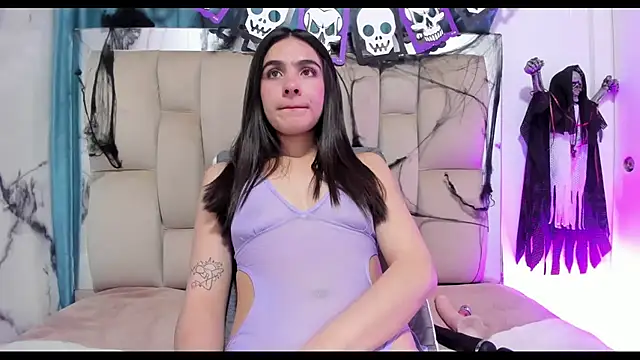 dafne queenn online show from 10-17-25, 12:52