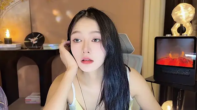 xiaodaibabyy online show from 12-02-24, 04:31