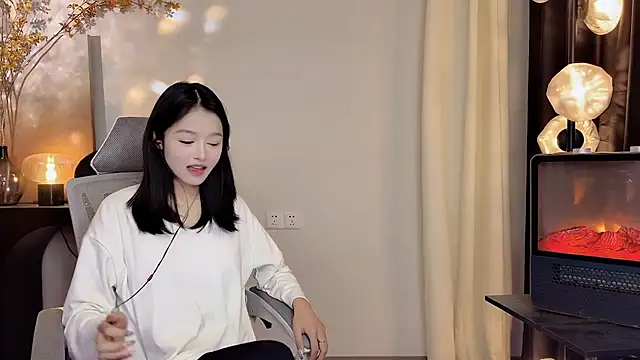 xiaodaibabyy online show from 02-15-25, 04:12