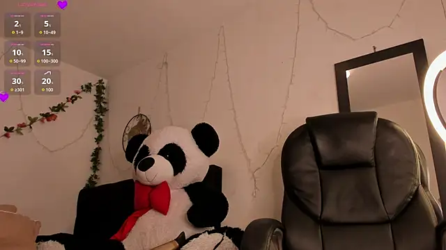 Snapshot of Carlasxdreams chatting on 10-31-25, 11:50 Carlasxdreams online show from 10-31-25, 11:50