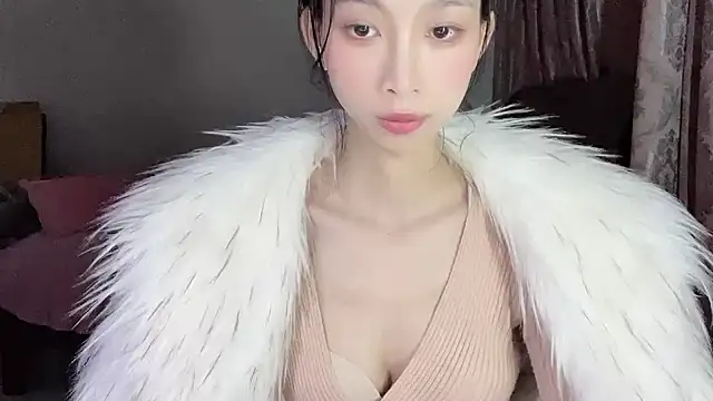 Lili-2 online show from 02-18-25, 03:43