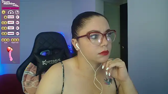 Snapshot of Madame_Shein_ chatting on 12-04-24, 10:19 Madame Shein online show from 12-04-24, 10:19