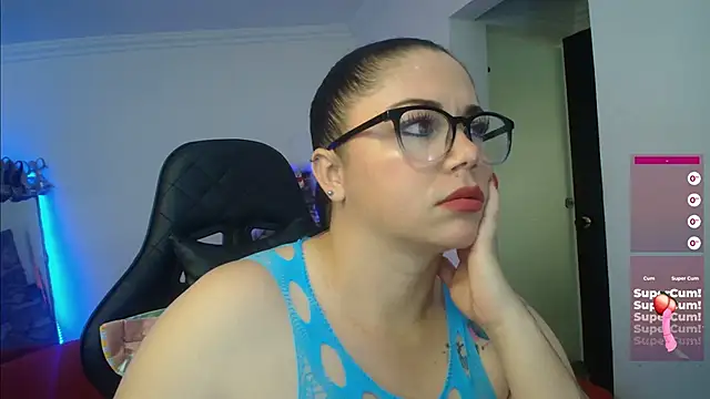 Snapshot of Madame_Shein_ chatting on 12-21-24, 10:19 Madame Shein online show from 12-21-24, 10:19