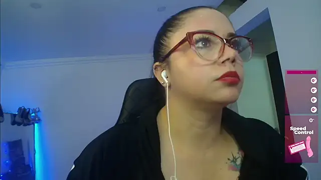 Snapshot of Madame_Shein_ chatting on 12-28-24, 02:21 Madame Shein online show from 12-28-24, 02:21