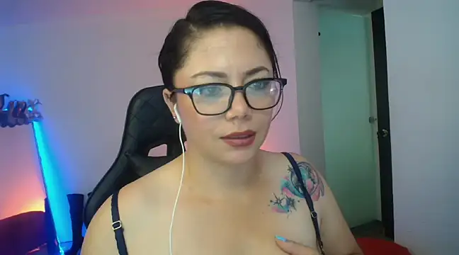 Snapshot of Madame_Shein_ chatting on 02-17-25, 12:38 Madame Shein online show from 02-17-25, 12:38