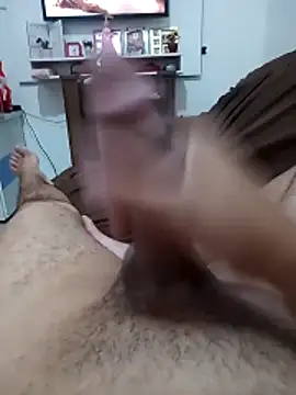 Snapshot of Malubrotudo chatting on 12-16-25, 10:15 Malubrotudo online show from 12-16-25, 10:15