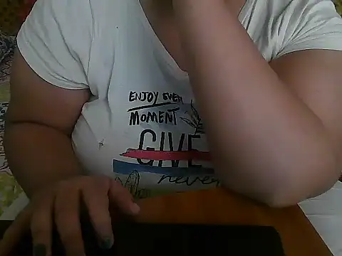 Snapshot of Queen_of_boobs01 chatting on 01-16-25, 09:05 Queen of boobs01 online show from 01-16-25, 09:05