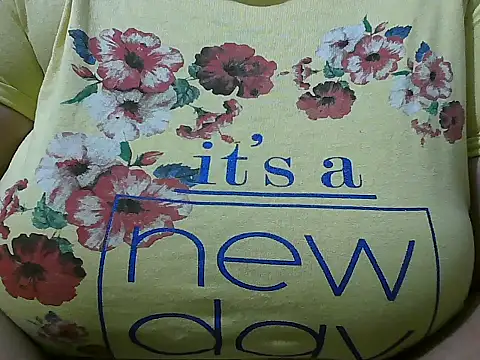 Snapshot of Queen_of_boobs01 chatting on 02-14-25, 05:14 Queen of boobs01 online show from 02-14-25, 05:14