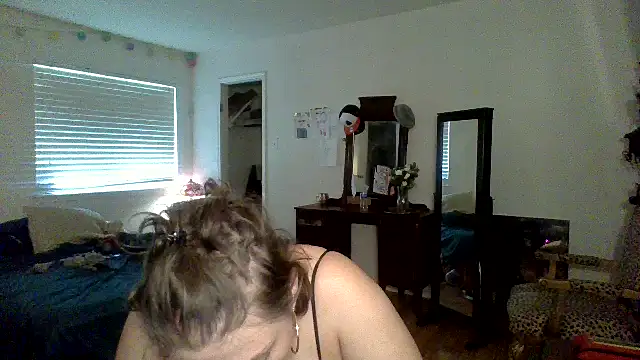 sophiarica online show from 05-26-26, 06:37