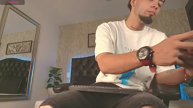 MattDevon online show from 02-08-26, 01:42